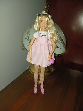 Barbie Deluxe Style Doll